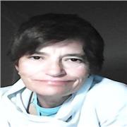 Te puedo echar una mano. Tú vas a clase y luego yo te ayudo con la planificación, la técnica de estudio y la materia